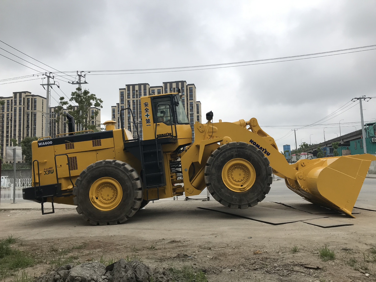 KOMATSU WA600-3 - Hjullastare: bild 3 KOMATSU WA600-3 - Hjullastare: bild 3