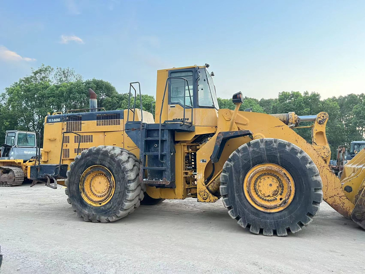 KOMATSU WA600-3 - Hjullastare: bild 2 KOMATSU WA600-3 - Hjullastare: bild 2