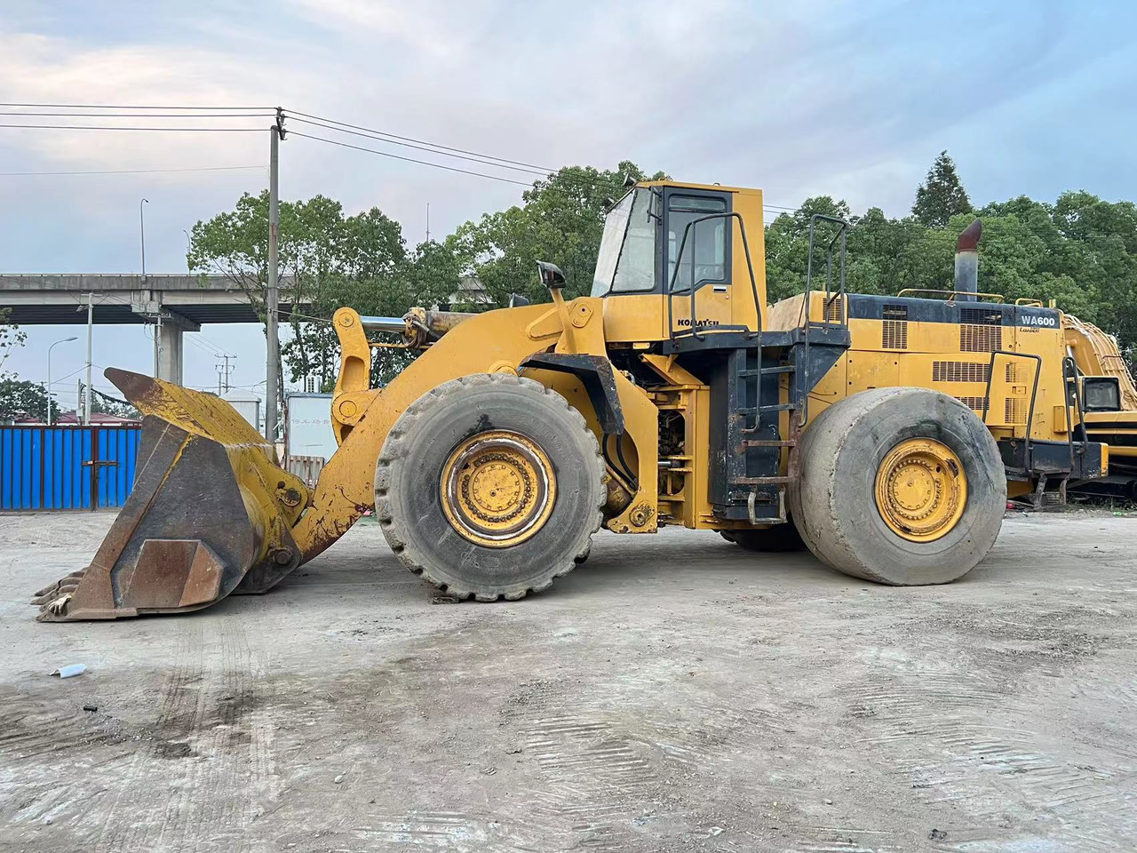 KOMATSU WA600-3 - Hjullastare: bild 1 KOMATSU WA600-3 - Hjullastare: bild 1