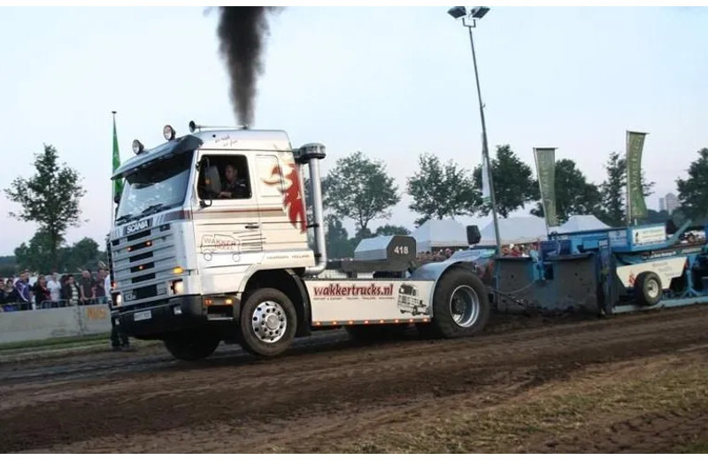 Scania 113 HELE DIKKE VETTE TREKKERTREK VRACHTWAGEN Truckpulling - Byggmaskiner: bild 1 Scania 113 HELE DIKKE VETTE TREKKERTREK VRACHTWAGEN Truckpulling - Byggmaskiner: bild 1