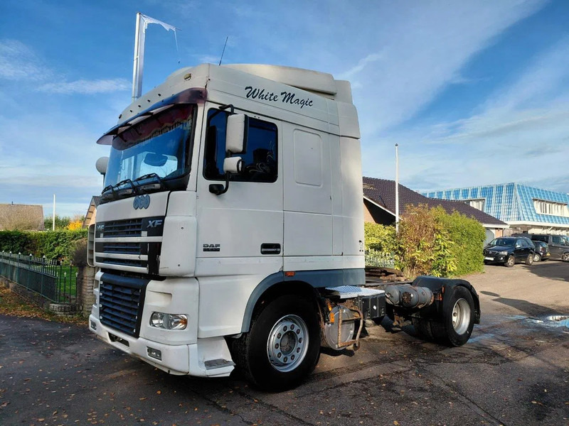 DAF XF 95.430 4x2 MANUAL ZF GEARBOX !! EURO 3 Engine !! - Dragbil: bild 1 DAF XF 95.430 4x2 MANUAL ZF GEARBOX !! EURO 3 Engine !! - Dragbil: bild 1