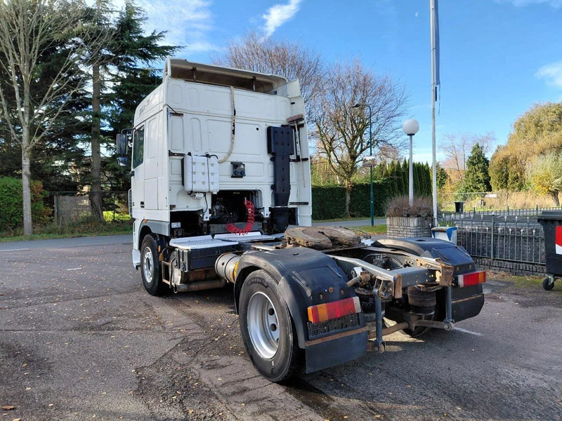 DAF XF 95.430 4x2 MANUAL ZF GEARBOX !! EURO 3 Engine !! - Dragbil: bild 4 DAF XF 95.430 4x2 MANUAL ZF GEARBOX !! EURO 3 Engine !! - Dragbil: bild 4