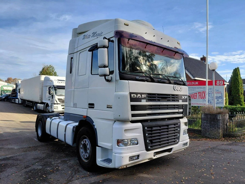 DAF XF 95.430 4x2 MANUAL ZF GEARBOX !! EURO 3 Engine !! - Dragbil: bild 2 DAF XF 95.430 4x2 MANUAL ZF GEARBOX !! EURO 3 Engine !! - Dragbil: bild 2