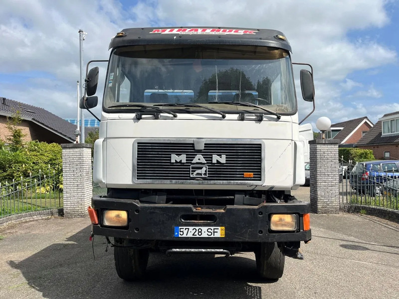 MAN 35.372 35 302 8X6 KIPPER MANUAL ZF GEARBOX FULL STEEL SPRING - Tippbil lastbil: bild 2 MAN 35.372 35 302 8X6 KIPPER MANUAL ZF GEARBOX FULL STEEL SPRING - Tippbil lastbil: bild 2