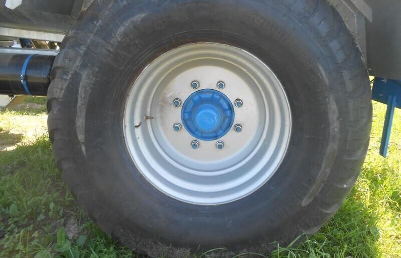 MEPROZET Güllefässer/ Slurry tank/ Beczkowóz T-528/5 (PN60/3) - Gödseltunna: bild 5 MEPROZET Güllefässer/ Slurry tank/ Beczkowóz T-528/5 (PN60/3) - Gödseltunna: bild 5