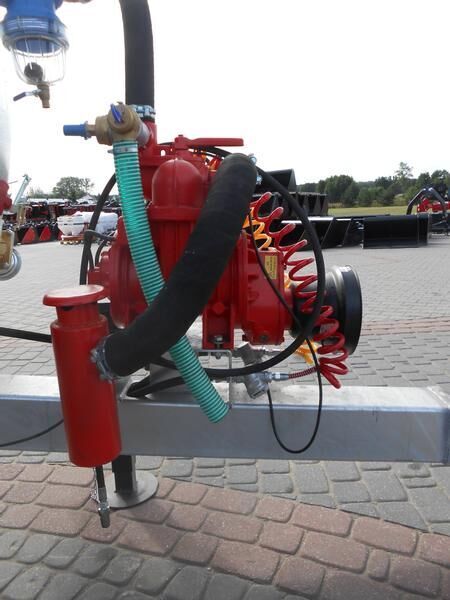 POMOT Single-axial tanker truck/ Beczkowóz wóz asenizacyjny 5000 l - Gödseltunna: bild 4 POMOT Single-axial tanker truck/ Beczkowóz wóz asenizacyjny 5000 l - Gödseltunna: bild 4