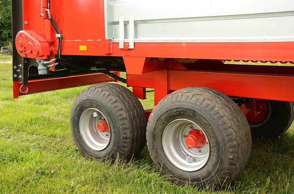 Roltrans N250/4 JAMNIK - Kletgödselspridare: bild 2 Roltrans N250/4 JAMNIK - Kletgödselspridare: bild 2