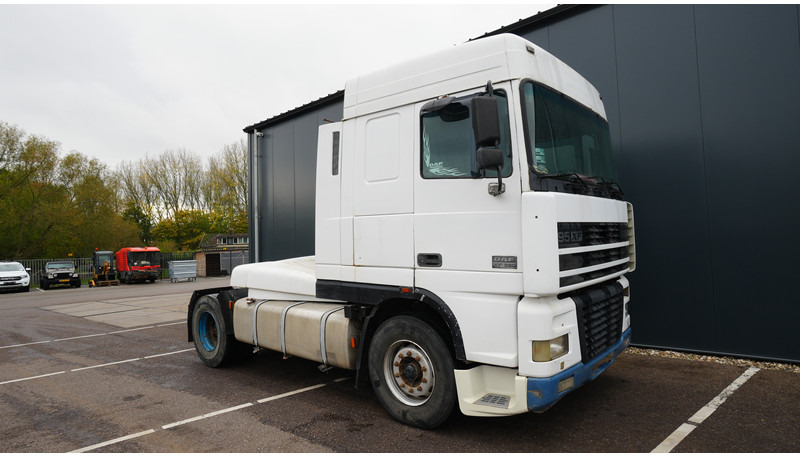 DAF XF 95.380 SC MANUAL GEARBOX EURO 3 - Dragbil: bild 4 DAF XF 95.380 SC MANUAL GEARBOX EURO 3 - Dragbil: bild 4