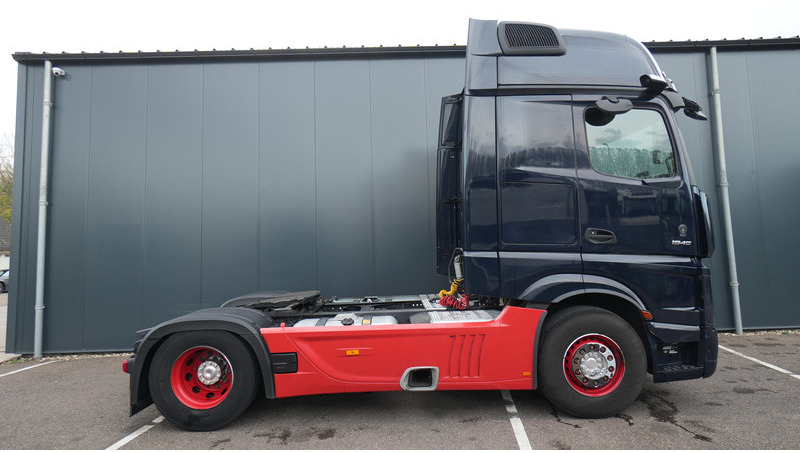 Mercedes-Benz ACTROS 1945 GIGASPACE 747.600KM - Dragbil: bild 2 Mercedes-Benz ACTROS 1945 GIGASPACE 747.600KM - Dragbil: bild 2