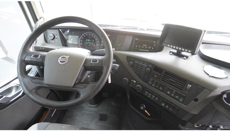 Volvo FH 420 6X2 ADR 796.000KM - Dragbil: bild 5 Volvo FH 420 6X2 ADR 796.000KM - Dragbil: bild 5