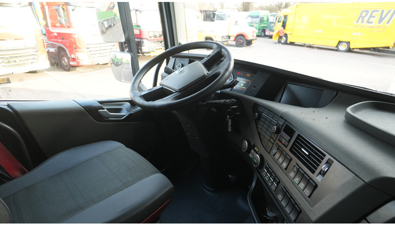 Volvo FH 460 GLOBETROTTER EURO 6 725.300KM - Dragbil: bild 5 Volvo FH 460 GLOBETROTTER EURO 6 725.300KM - Dragbil: bild 5