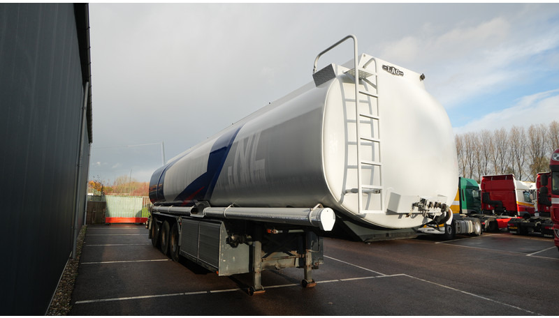 LAG 3 AXLE ADR FUEL TANK TRAILER 45.000ltr - Tanktrailer: bild 3 LAG 3 AXLE ADR FUEL TANK TRAILER 45.000ltr - Tanktrailer: bild 3