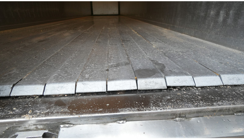 Kraker 3 AXLE WALKING FLOOR TRAILER - Moving floor semitrailer: bild 5 Kraker 3 AXLE WALKING FLOOR TRAILER - Moving floor semitrailer: bild 5