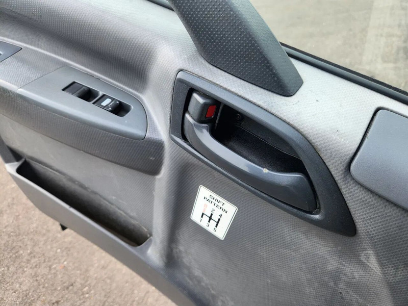 Transportbil med tippflak Isuzu N 2011, 3.0L, Euro 5, 157000km, Manual, New APK/TUV: bild 16 Transportbil med tippflak Isuzu N 2011, 3.0L, Euro 5, 157000km, Manual, New APK/TUV: bild 16