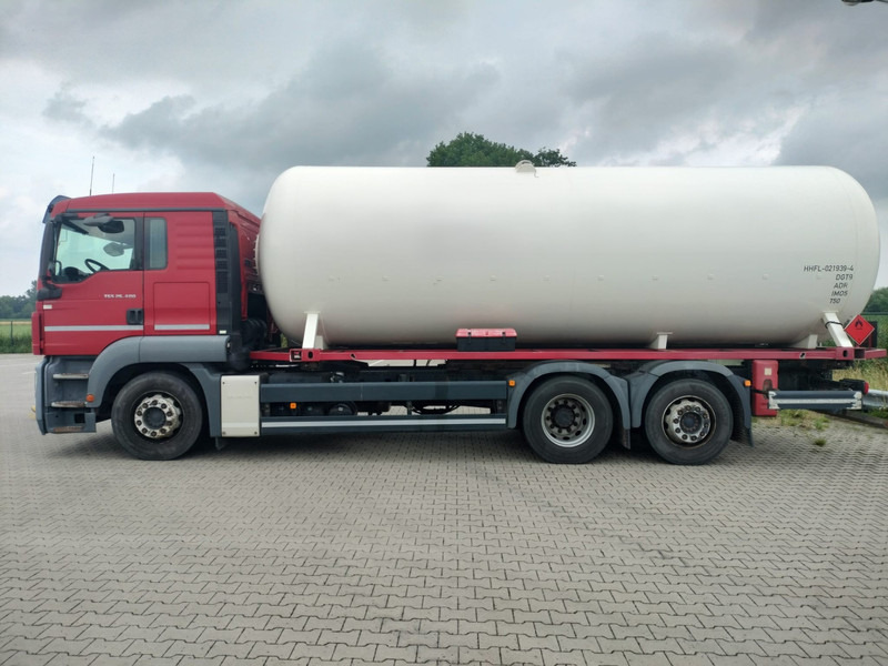 MAN TGS 26.400 6x2-4 LL 26900 Liter Gas tank truck ID 2.168 Rootselaar, flowmeter, pump - Tankbil: bild 4 MAN TGS 26.400 6x2-4 LL 26900 Liter Gas tank truck ID 2.168 Rootselaar, flowmeter, pump - Tankbil: bild 4
