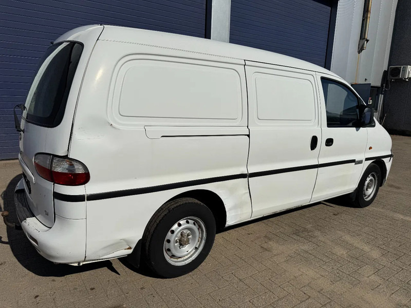 Hyundai H200 - Skåpbil: bild 4 Hyundai H200 - Skåpbil: bild 4