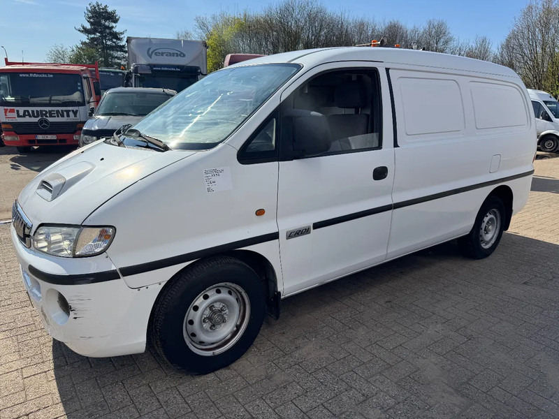 Hyundai H200 - Skåpbil: bild 1 Hyundai H200 - Skåpbil: bild 1