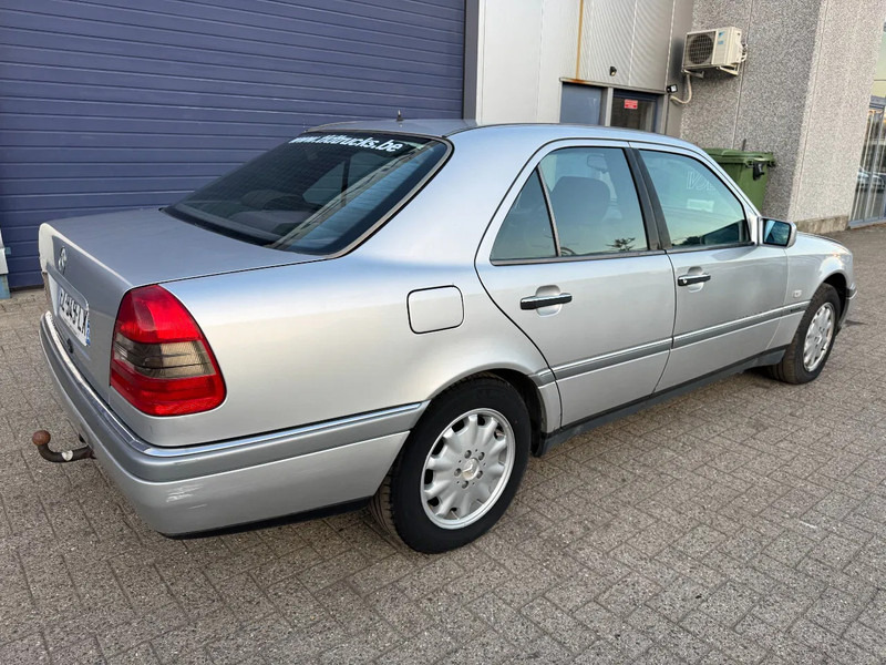 Mercedes-Benz C-Klasse **C180-PETROL-AC** - Sedan: bild 4 Mercedes-Benz C-Klasse **C180-PETROL-AC** - Sedan: bild 4