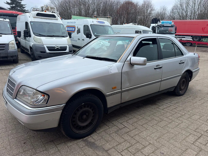 Mercedes-Benz C-Klasse **C250 DIESEL-AIRCO-VOITURE FRANCAIS-FRENCH CAR** - Sedan: bild 3 Mercedes-Benz C-Klasse **C250 DIESEL-AIRCO-VOITURE FRANCAIS-FRENCH CAR** - Sedan: bild 3