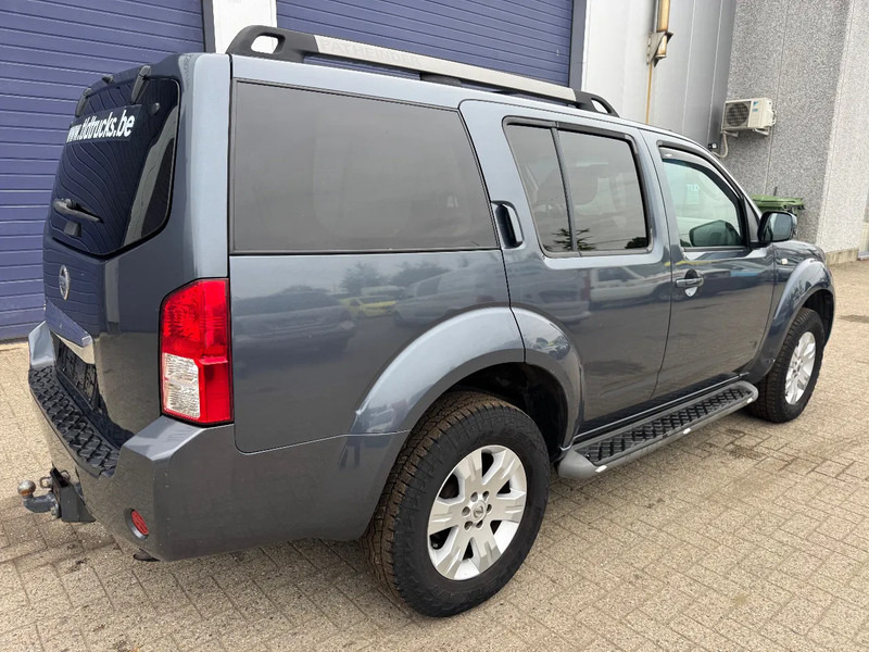 Nissan Pathfinder **2,5D-AIRCO-BELGIAN CAR** - Personbil: bild 4 Nissan Pathfinder **2,5D-AIRCO-BELGIAN CAR** - Personbil: bild 4