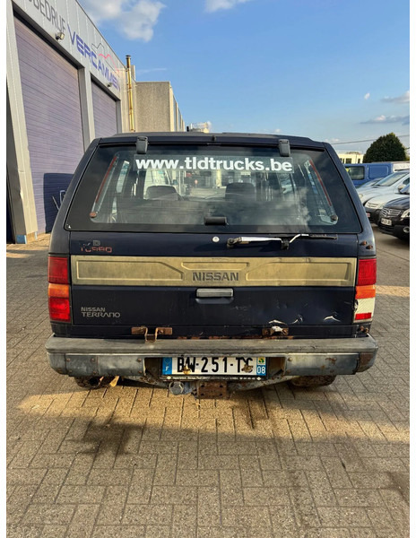 Nissan Terrano **4X4-DIESEL-LONG CHASSIS** - Personbil: bild 5 Nissan Terrano **4X4-DIESEL-LONG CHASSIS** - Personbil: bild 5