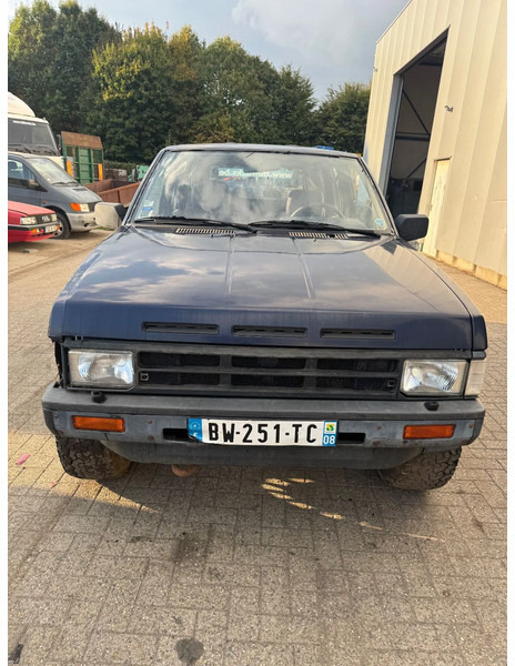 Nissan Terrano **4X4-DIESEL-LONG CHASSIS** - Personbil: bild 2 Nissan Terrano **4X4-DIESEL-LONG CHASSIS** - Personbil: bild 2