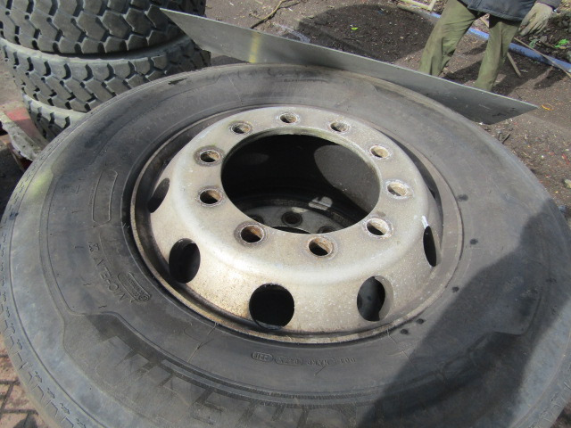 315/70/22.5 ‘ALCOA'(4) MICHELIN STEER PATTERN – 4 PIECE SET - Däck för Lastbil: bild 5 315/70/22.5 ‘ALCOA'(4) MICHELIN STEER PATTERN – 4 PIECE SET - Däck för Lastbil: bild 5