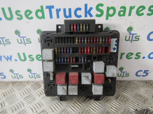 DAF CF65 FUSEBOARD 153723 110905 - Elektriskt system för Lastbil: bild 1 DAF CF65 FUSEBOARD 153723 110905 - Elektriskt system för Lastbil: bild 1