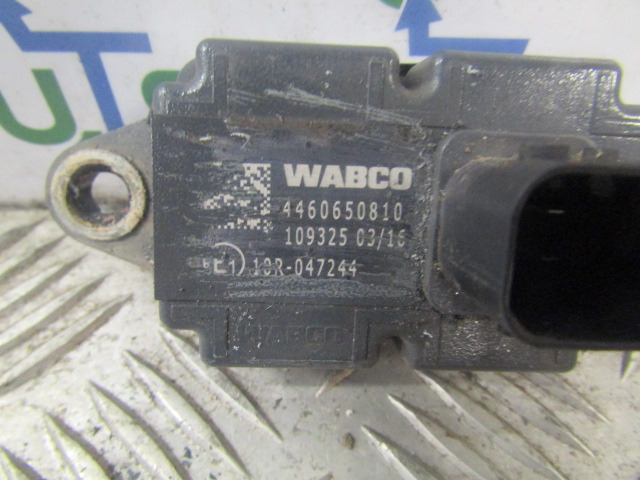 DAF LF 220 EURO 6 WABCO SENSOR P/NO 4460650810 - Elektriskt system för Lastbil: bild 2 DAF LF 220 EURO 6 WABCO SENSOR P/NO 4460650810 - Elektriskt system för Lastbil: bild 2