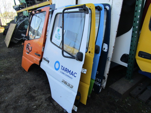 MERCEDES ATEGO/AXOR COMPLETE DOORS - Hytt och interiör för Lastbil: bild 5 MERCEDES ATEGO/AXOR COMPLETE DOORS - Hytt och interiör för Lastbil: bild 5