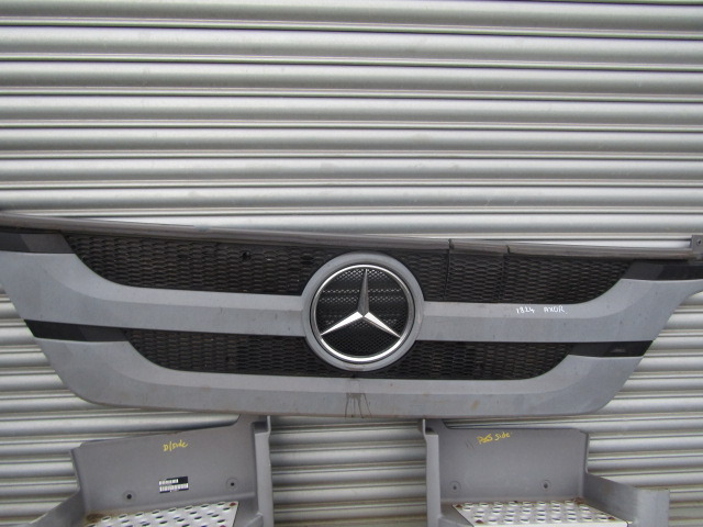 MERCEDES AXOR FRONT GRILL - Hytt och interiör för Lastbil: bild 1 MERCEDES AXOR FRONT GRILL - Hytt och interiör för Lastbil: bild 1