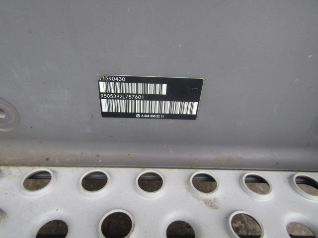 MERCEDES AXOR PASSENGER SIDE CAB STEP - Hytt och interiör för Lastbil: bild 3 MERCEDES AXOR PASSENGER SIDE CAB STEP - Hytt och interiör för Lastbil: bild 3