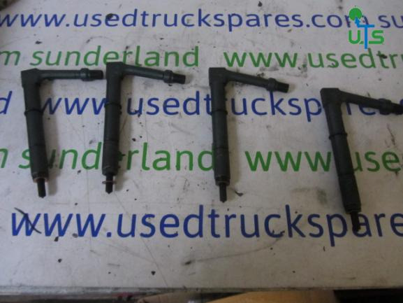 NISSAN D22 2.5 DIESEL INJECTORS SET OF 4 - Bränslesystem för Utility/ Specialfordon: bild 1 NISSAN D22 2.5 DIESEL INJECTORS SET OF 4 - Bränslesystem för Utility/ Specialfordon: bild 1