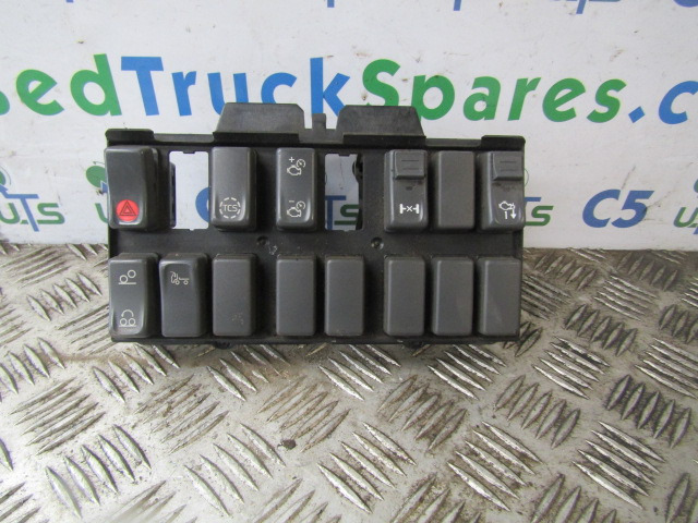 VOLVO FE SWITCH BOARD CLUSTER COMPLETE - Elektriskt system för Lastbil: bild 1 VOLVO FE SWITCH BOARD CLUSTER COMPLETE - Elektriskt system för Lastbil: bild 1