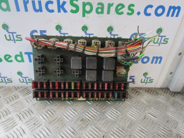VOLVO FL10/FL7 FUSEBOARD 1618770-P01 - Elektriskt system för Lastbil: bild 1 VOLVO FL10/FL7 FUSEBOARD 1618770-P01 - Elektriskt system för Lastbil: bild 1