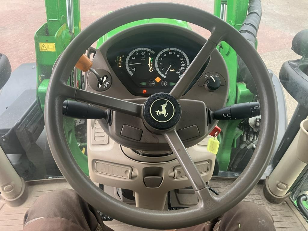 Traktor John Deere 6130R: bild 15 Traktor John Deere 6130R: bild 15