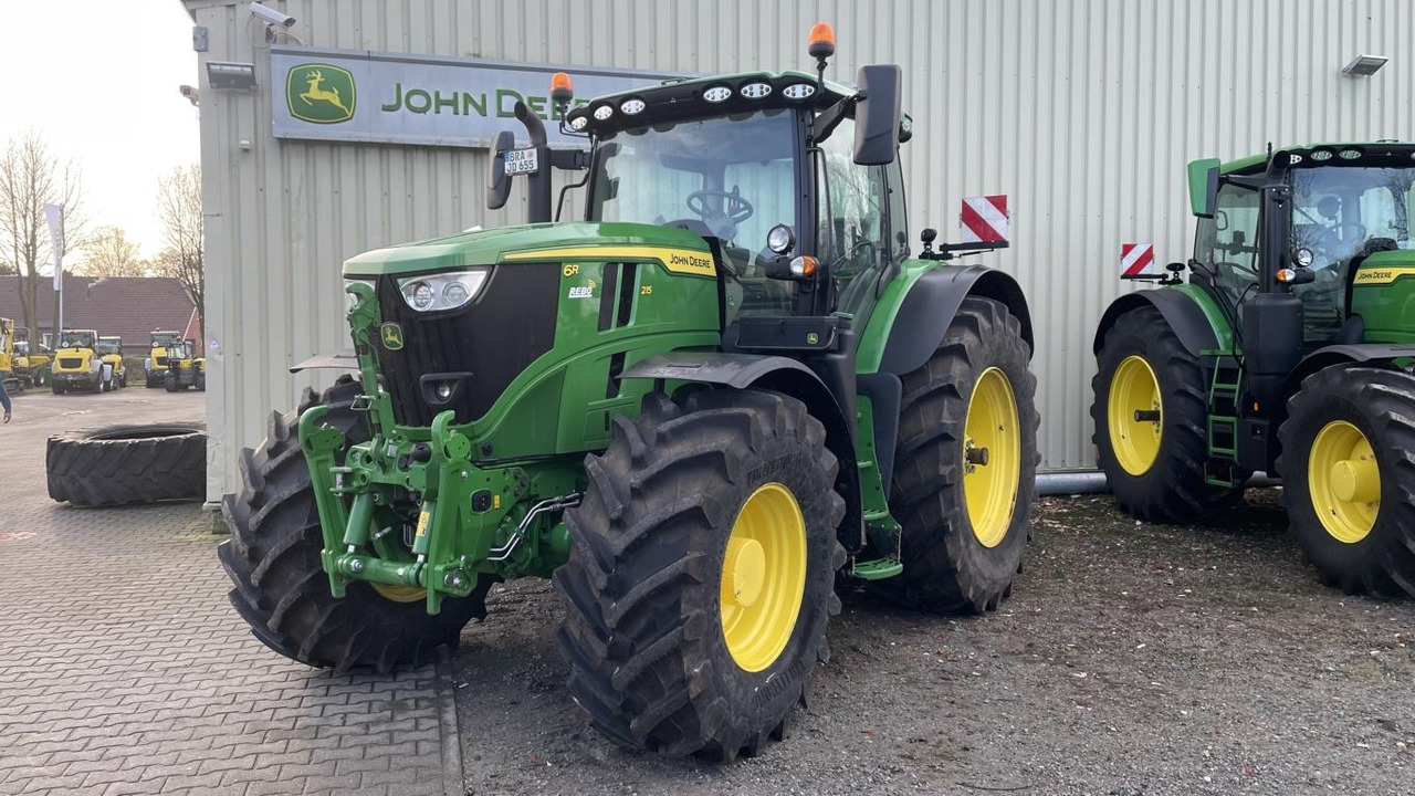 John Deere 6R215 - Traktor: bild 1 John Deere 6R215 - Traktor: bild 1