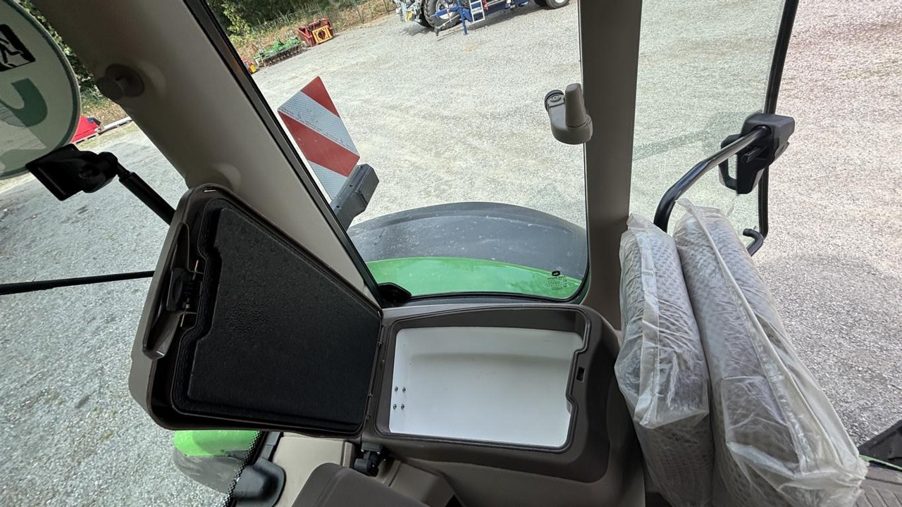 John Deere 6R215 - Traktor: bild 2 John Deere 6R215 - Traktor: bild 2