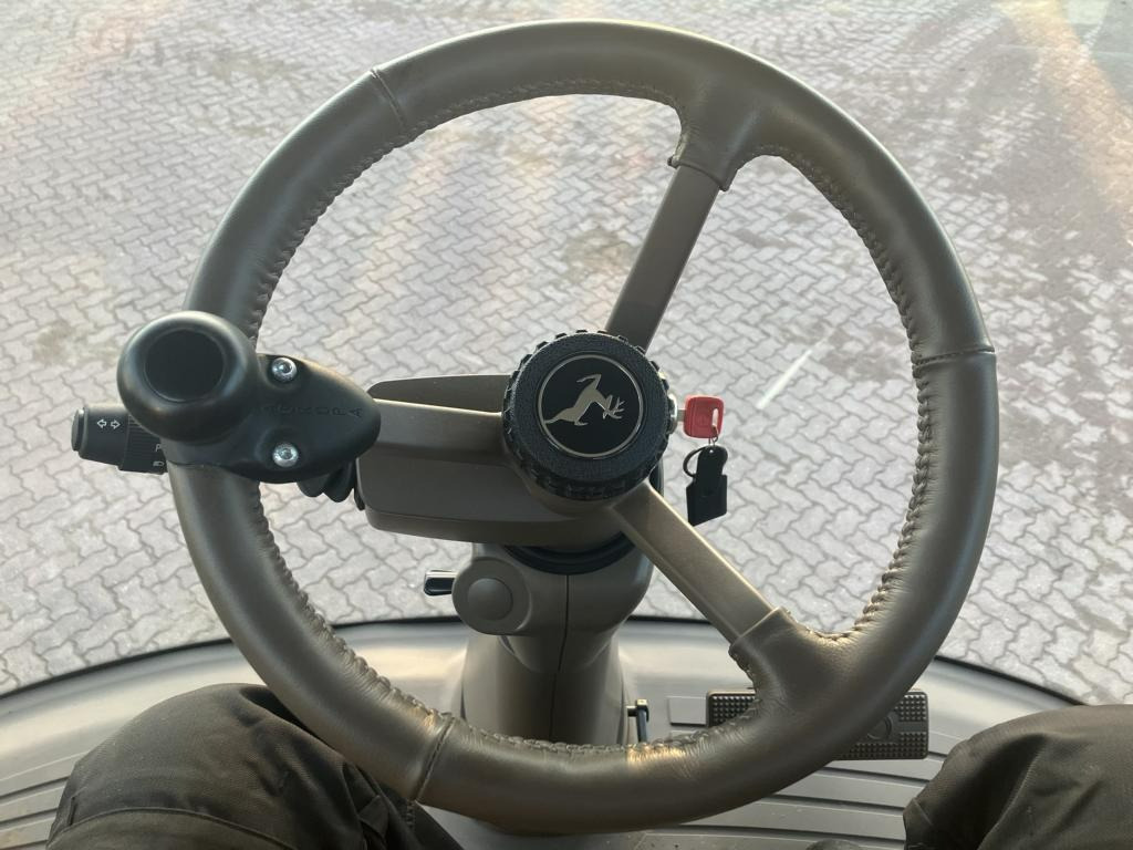 John Deere FELDHÄCKSLER 9900 - Skördemaskin: bild 2 John Deere FELDHÄCKSLER 9900 - Skördemaskin: bild 2