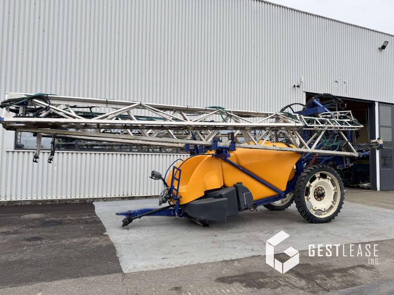 CARUELLE HIRONDELLE - Bogserad spruta: bild 1 CARUELLE HIRONDELLE - Bogserad spruta: bild 1