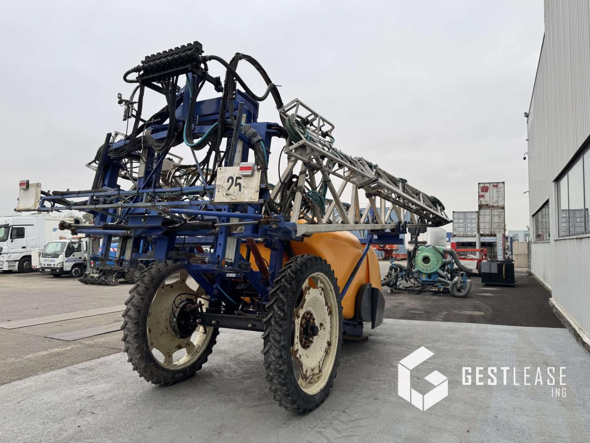 CARUELLE HIRONDELLE - Bogserad spruta: bild 3 CARUELLE HIRONDELLE - Bogserad spruta: bild 3