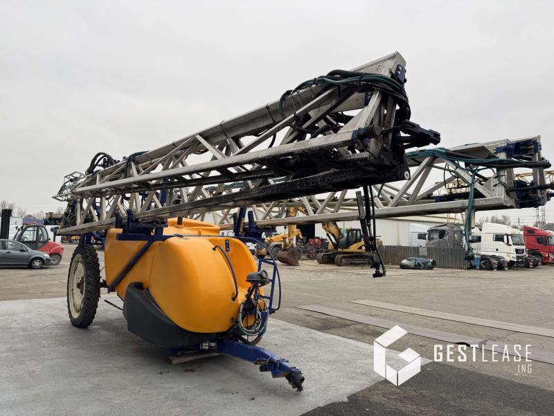 CARUELLE HIRONDELLE - Bogserad spruta: bild 4 CARUELLE HIRONDELLE - Bogserad spruta: bild 4