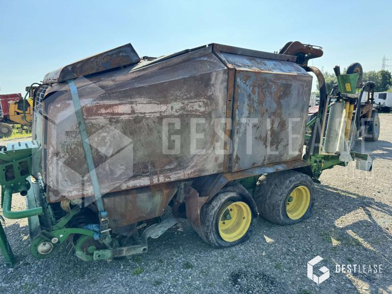 John Deere 744 - Rundbalspress: bild 4 John Deere 744 - Rundbalspress: bild 4