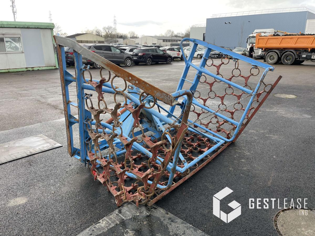 MANDAM 5 M - Gräsharv: bild 4 MANDAM 5 M - Gräsharv: bild 4