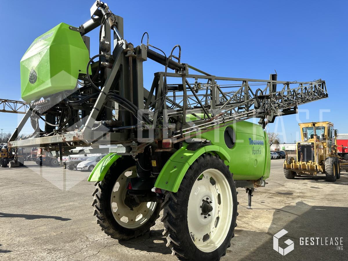 TECNOMA FORTIS 4200 - Bogserad spruta: bild 3 TECNOMA FORTIS 4200 - Bogserad spruta: bild 3