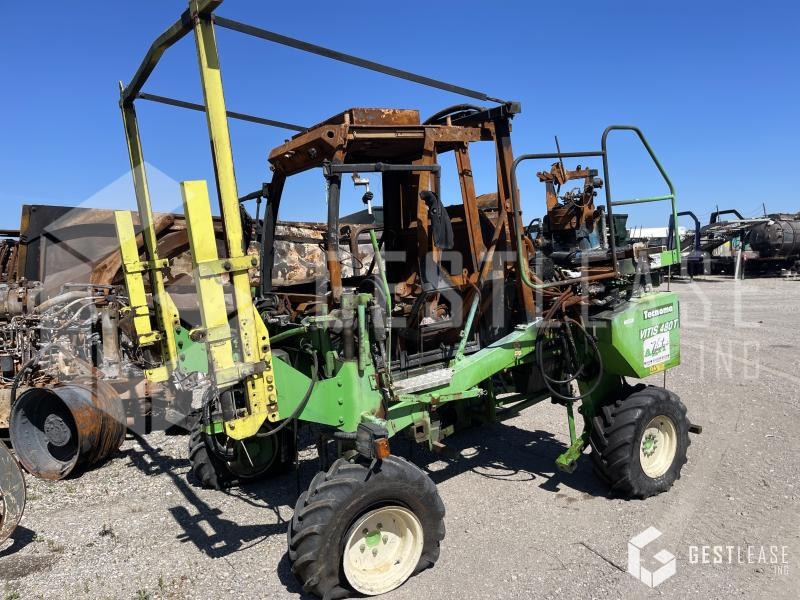Tecnoma VITIS 480 T - Traktor med stor frihöjd: bild 1 Tecnoma VITIS 480 T - Traktor med stor frihöjd: bild 1