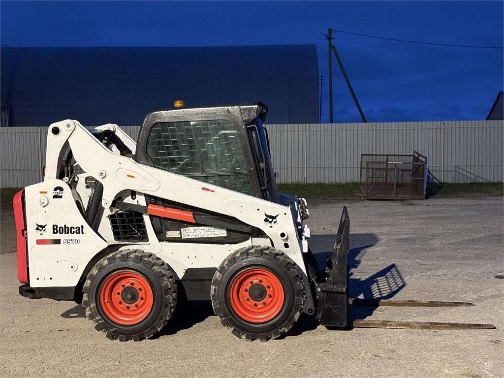 Bobcat S570 - Kompaktlastare/ Slirstyrda lastare: bild 5 Bobcat S570 - Kompaktlastare/ Slirstyrda lastare: bild 5