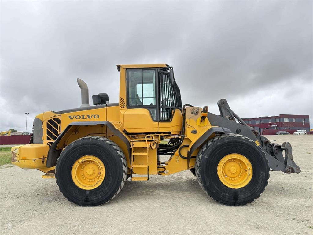 Volvo L 120 F , 4rd line , coupler - Hjullastare: bild 5 Volvo L 120 F , 4rd line , coupler - Hjullastare: bild 5
