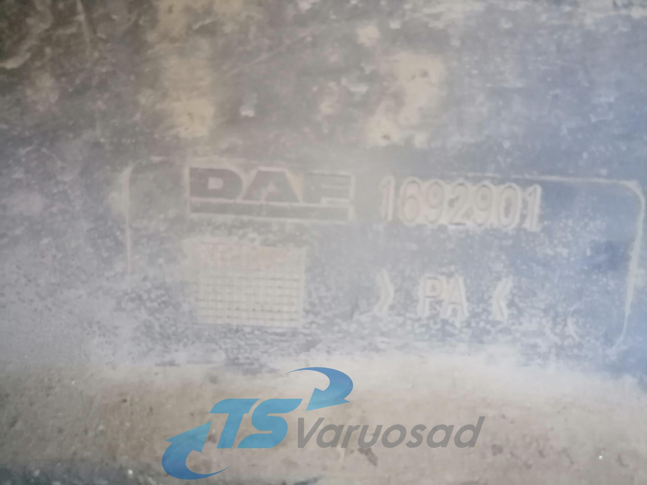 DAF Fan shroud 1692901 - Kylare för Lastbil: bild 4 DAF Fan shroud 1692901 - Kylare för Lastbil: bild 4