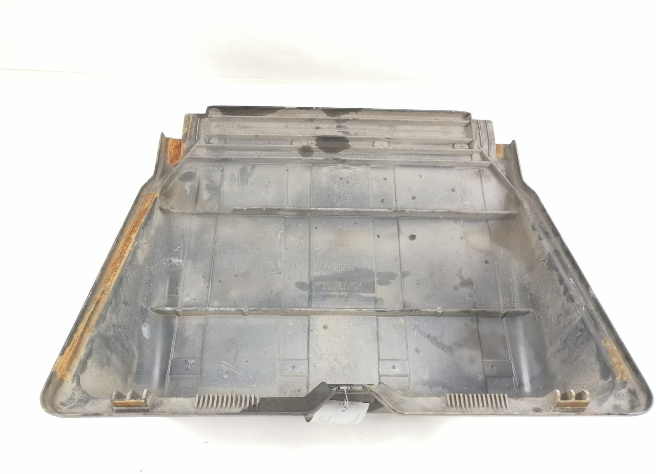 Mercedes-Benz Battery cover A9605410105 - Batteri för Lastbil: bild 5 Mercedes-Benz Battery cover A9605410105 - Batteri för Lastbil: bild 5